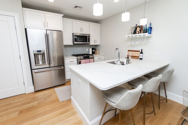 Foto del edificio - 545 E 3rd St