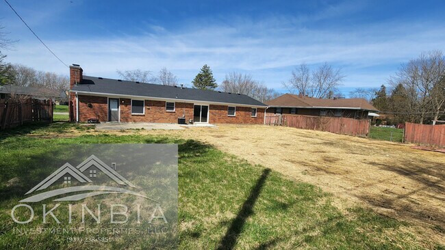 Building Photo - Beautifully updated brick ranch