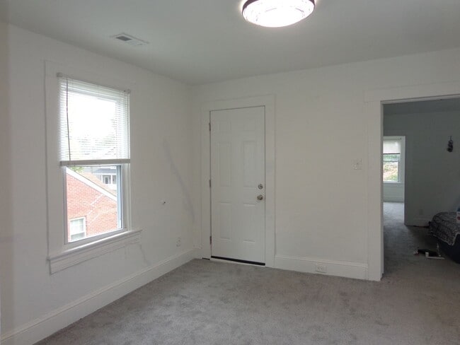 Photo - Lansing2318 Apartment