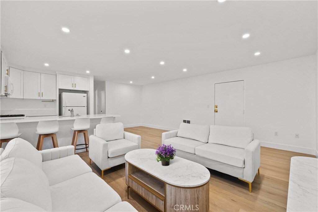 Foto principal - 18530 Hatteras St