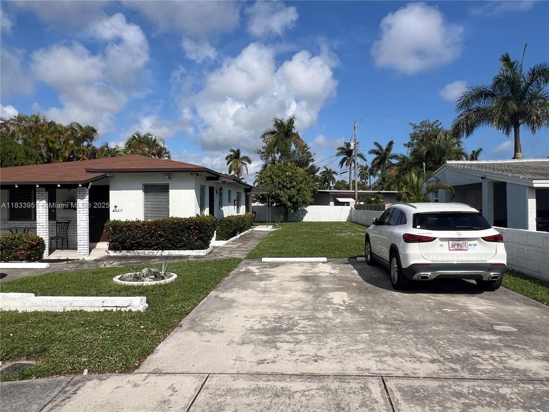 Foto principal - 809 NE 2nd St