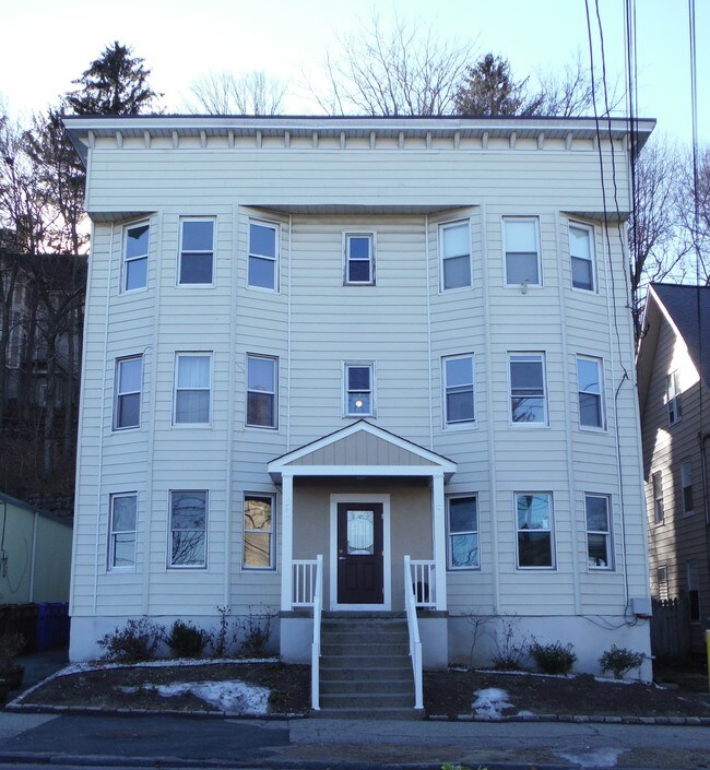 290 Howe Ave Unit 3L, Shelton, CT 06484 Apartment for Rent in Shelton