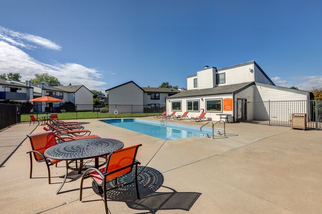 Building Photo - Miramar Apartments