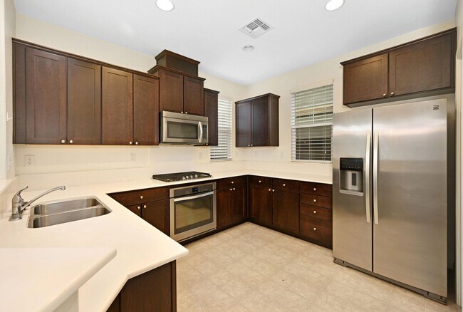 Building Photo - 165 Ladybug Ln