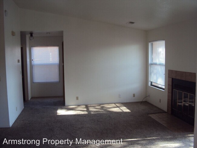 Building Photo - 4242-4248 W Douglas Ave