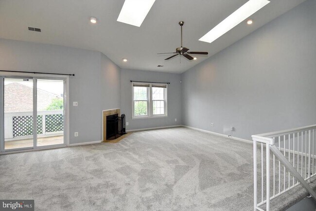 Foto del edificio - 4056 Grays Pointe Ct