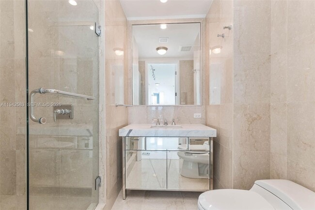 Building Photo - 17475 Collins Ave