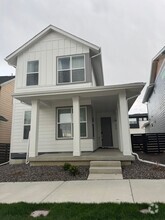 Building Photo - 820 Promenade Dr
