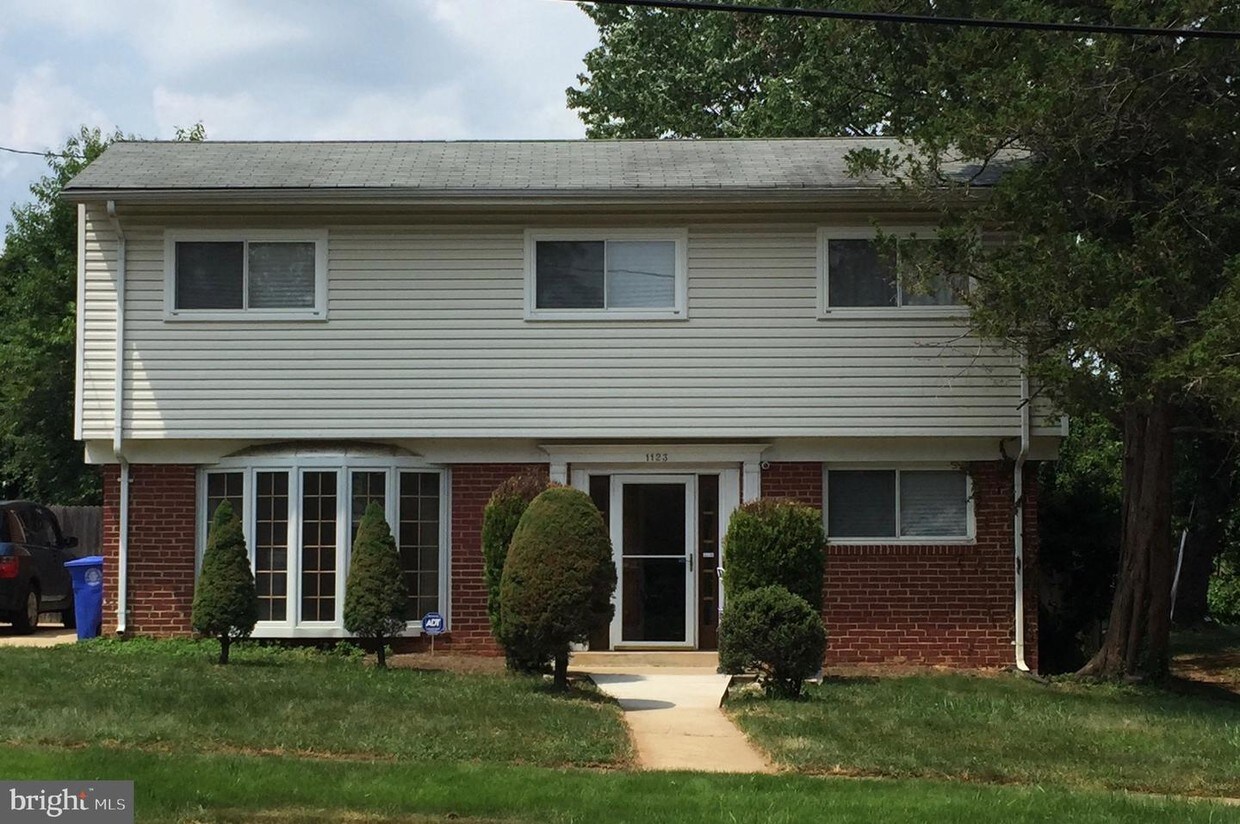 1123 Caddington Ave, Silver Spring, MD 20901 House Rental in Silver
