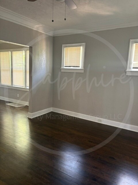 Foto del edificio - 1406 E 45th St