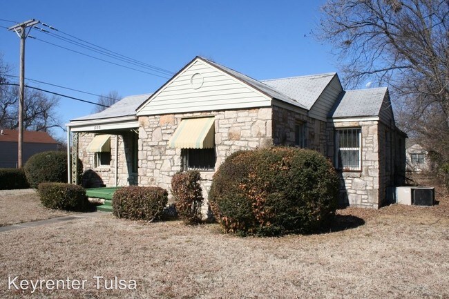 Building Photo - 503 E Young St