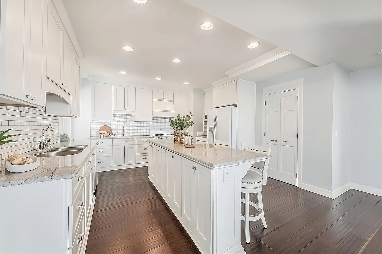 1028 E Juneau Ave Unit 425, Milwaukee, WI 53202 Condo for Rent in