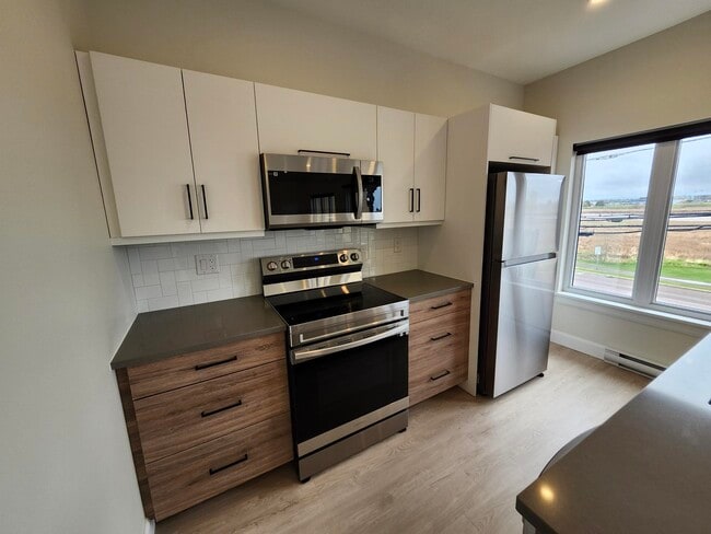 Photo du bâtiment - 180 Hillsborough Rd