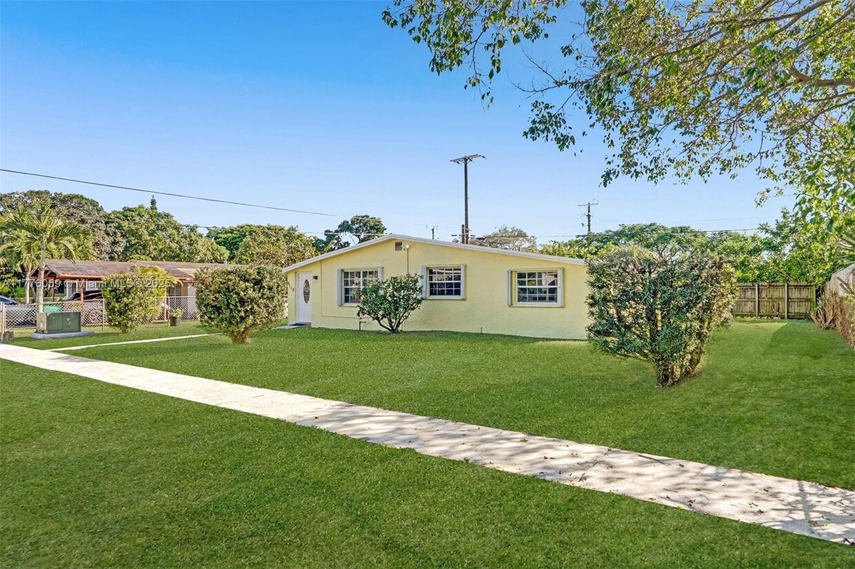Foto principal - 6110 SW 38th St