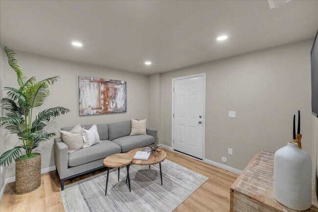 Foto del edificio - Charming downstairs apartment in Cedar City, Utah: 2-Bedroom 1 Bathroom in Canyon Gate Subdivision!