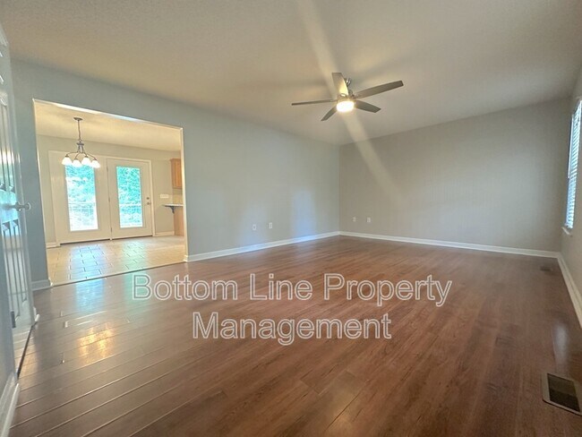 Foto del edificio - 6529 Cedar St