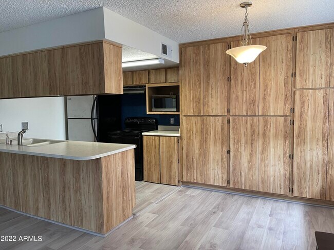 Foto del edificio - 1023 N Granite Reef Rd