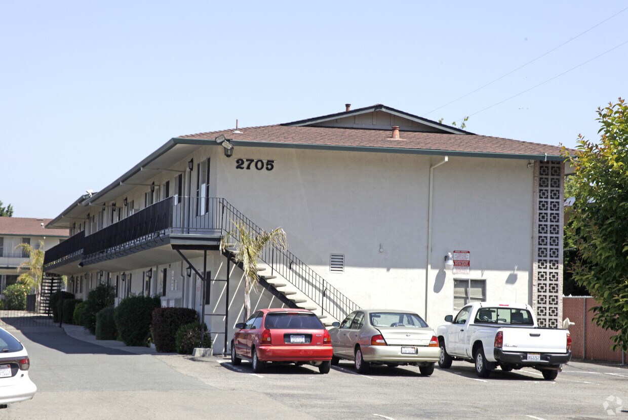 Argyle Apartments Apartments in San Leandro, CA