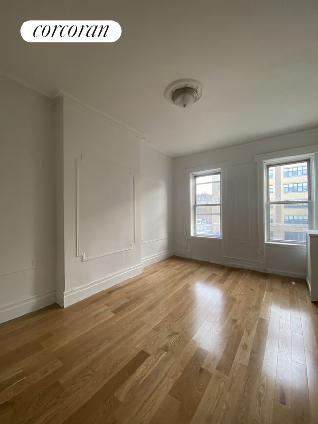 Foto del edificio - 217 E 8th St