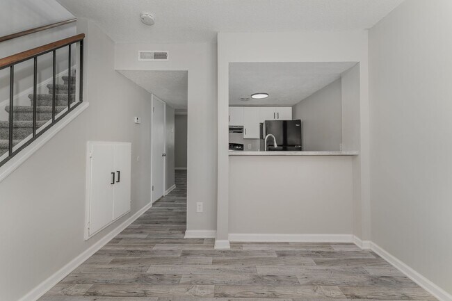 Foto del edificio - 731 Old Liberty Rd