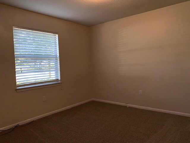 Foto del edificio - "Charming 3-Bedroom home with 2 Full Baths...