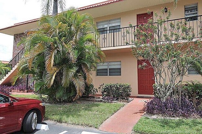 Foto del edificio - 1941 SW Palm City Rd