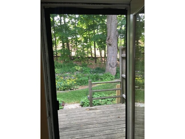 Foto del edificio - 32 Birchwood Dr