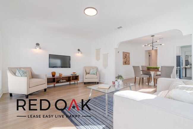 Foto del edificio - ~3 Weeks FREE~ Fabulous One Bedroom Walk-U...