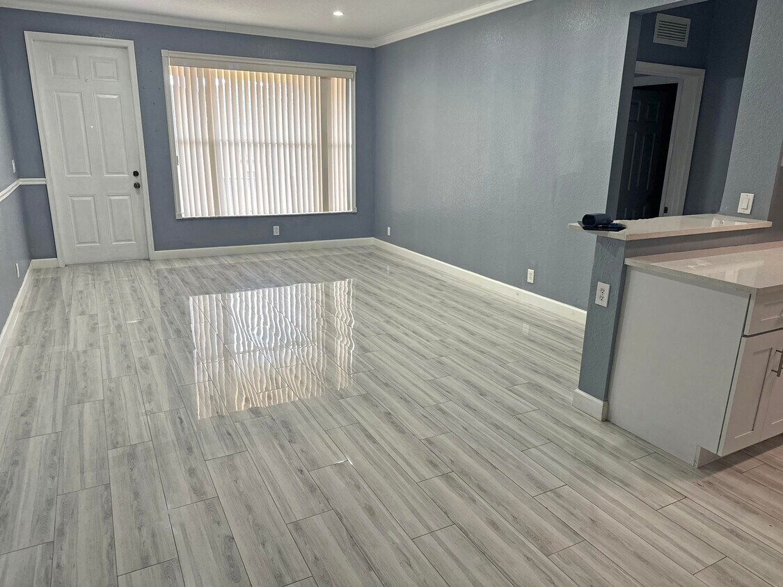 Foto principal - 3553 Forest Hill Blvd