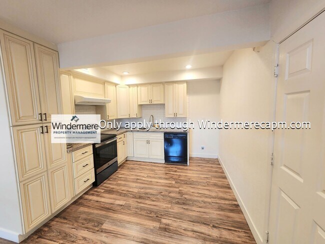 Foto del edificio - Cozy Halfplex in Citrus Heights- Available Now!