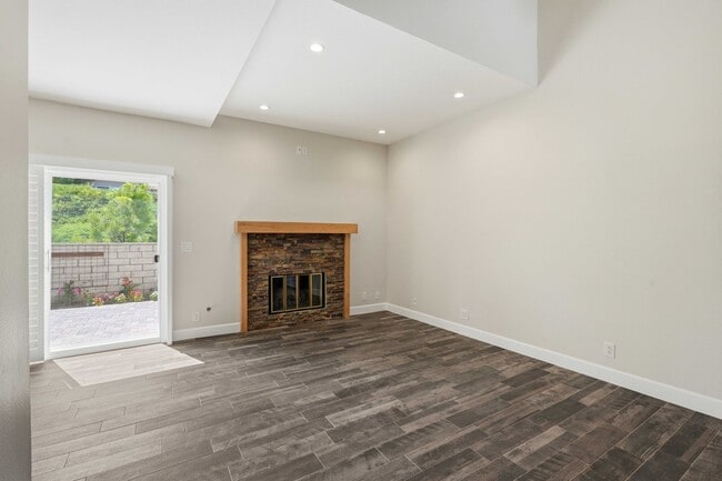 Building Photo - 22834 Banyan Pl