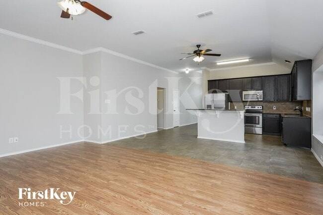 Building Photo - 803 Huddleston Ct