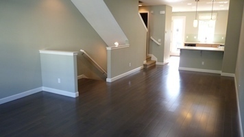 Building Photo - Luxury townhouse at Fusion. Many upgrades ...