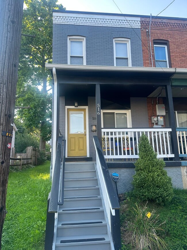 Building Photo - 516 Borland St