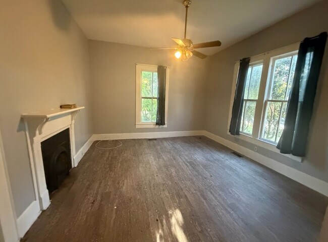 Foto del edificio - 832 Richmond St