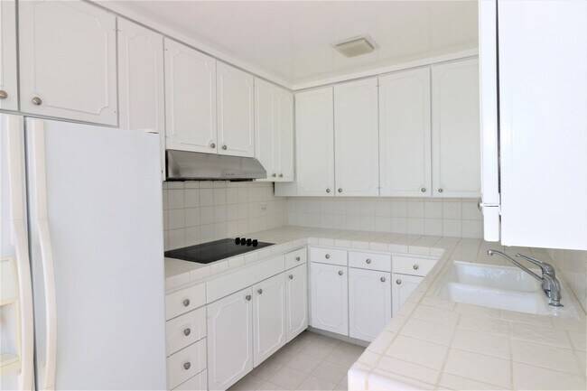 Foto del edificio - 2999 E Ocean Blvd