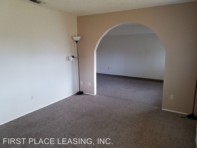 Building Photo - 3 br, 1 bath House - 1208 Comer Dr.