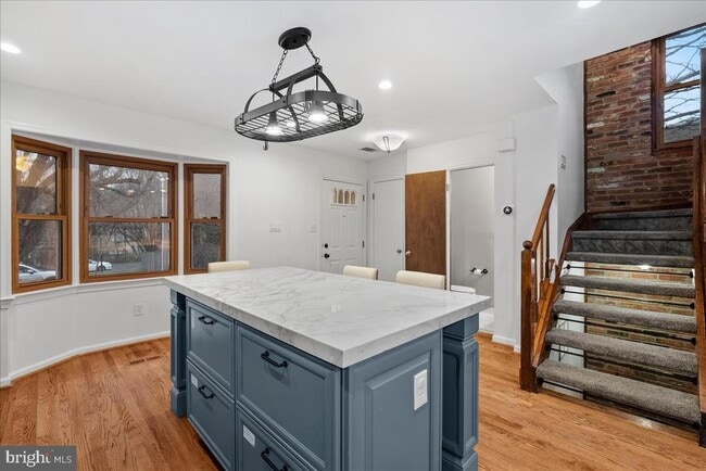 Building Photo - 625 N Abingdon St