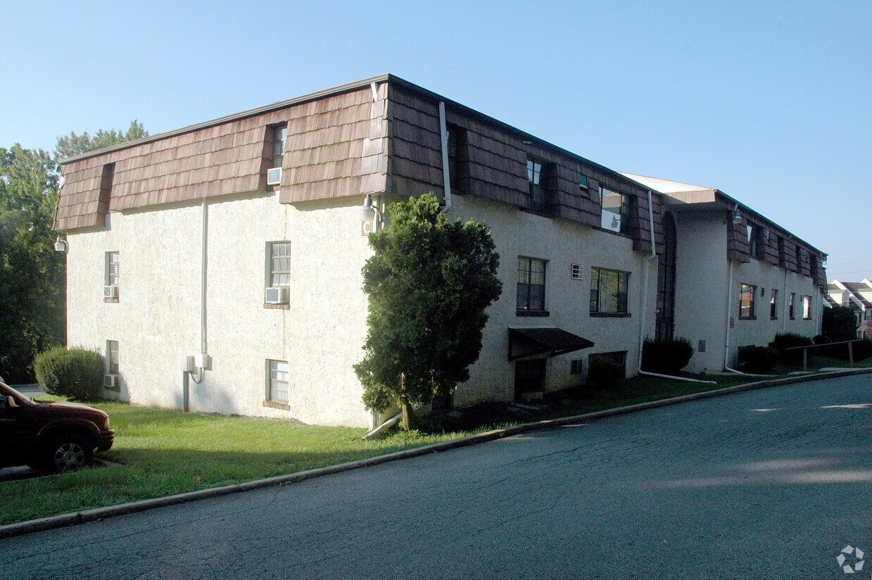 Foto del edificio - Juniper Hill Apartments