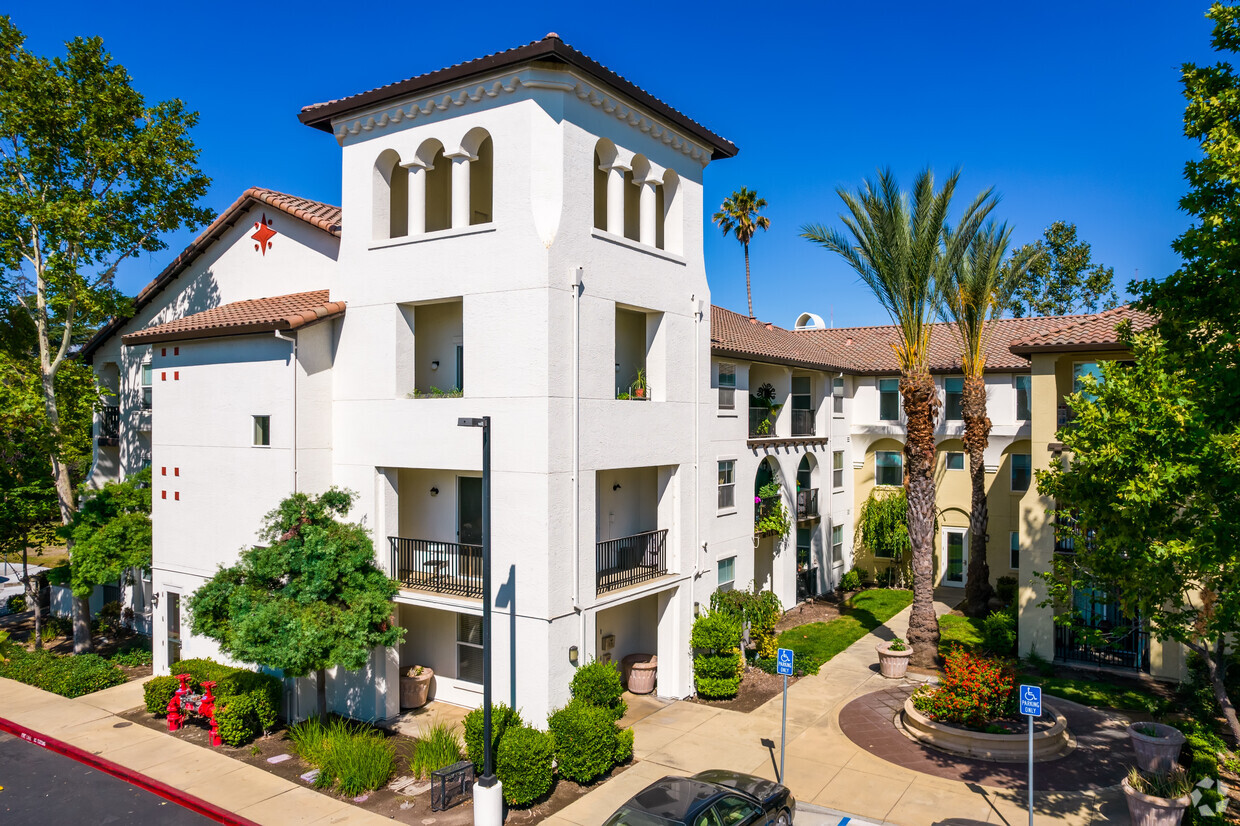 Foto principal - Hacienda Creek Senior Apartments