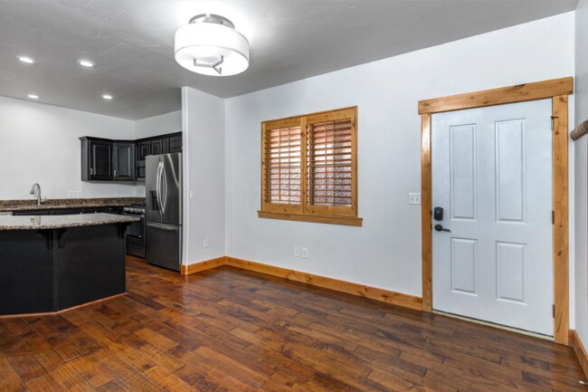 Building Photo - 5519 Lillehammer Ln