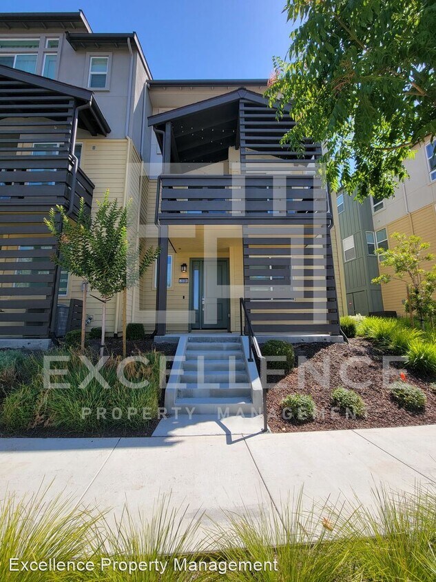 Primary Photo - 3 br, 2.5 bath House - 2038 Tarob Court 68