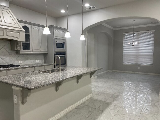 Foto del edificio - 6809 Helena Way