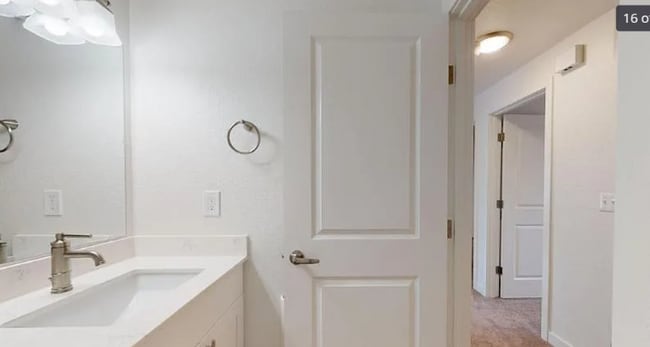 Building Photo - 800 4th St