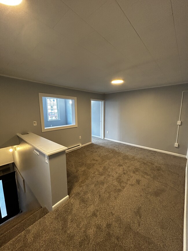 dinning/bonus space - 114 N Washington St