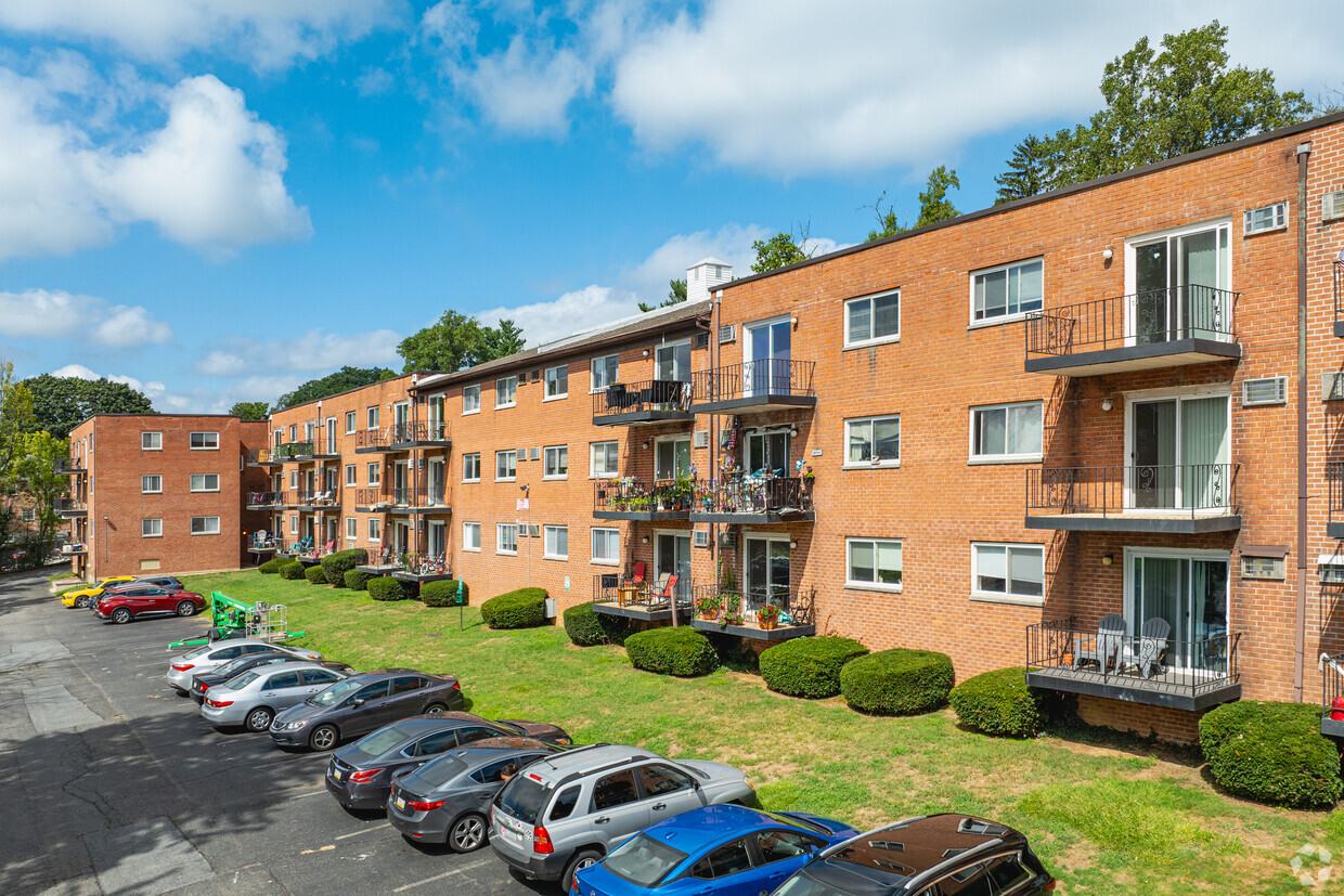 Primary Photo - Llanerch Place Apartments