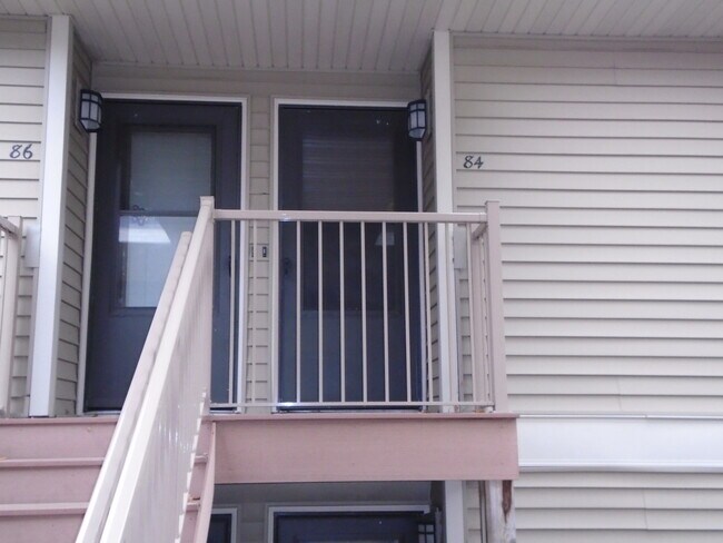 Foto del edificio - 110284 Village Rd