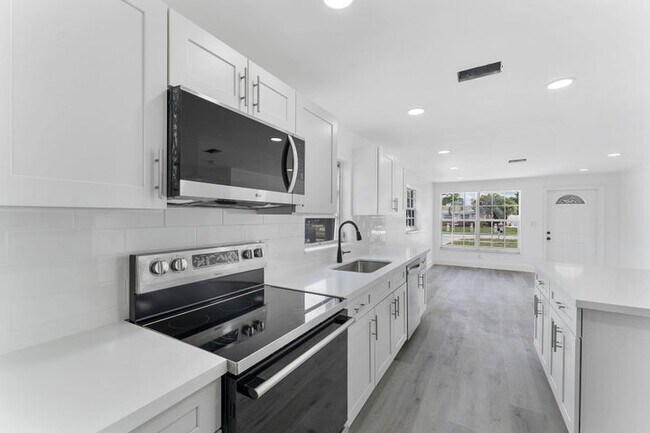 Foto del edificio - 354 NW 4th Pl