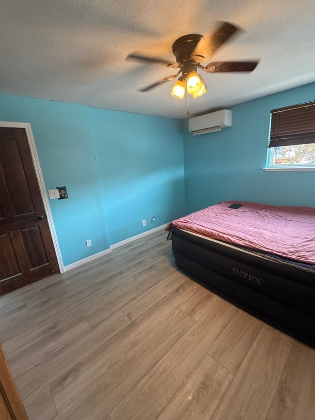 Foto del edificio - 6230 Pursia Rd