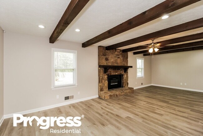 Building Photo - 35 Pine Grove Rd